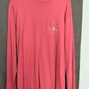Men’s L Vineyard Vines Ohio tee. Long sleeve. Gently worn. Color is pinkish-red